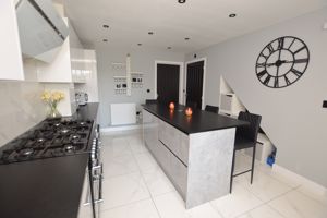 Kitchen/Diner- click for photo gallery